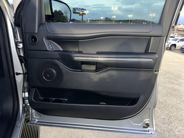 Used 2024 Ford Expedition Max XLT image 14