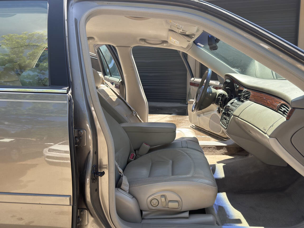 Used 2003 Cadillac De Ville w/ Comfort & Convenience Package FWD image 49