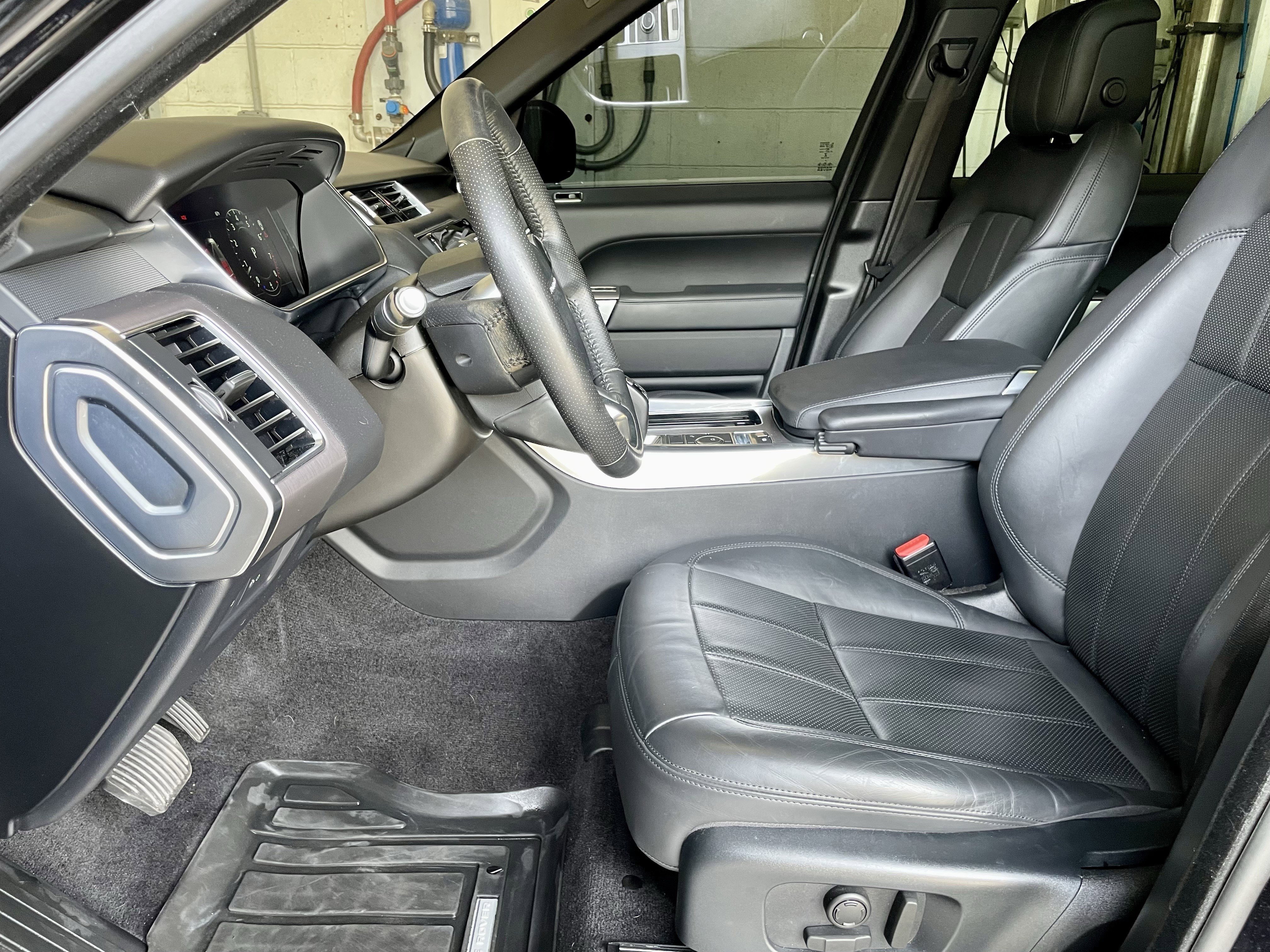 Used 2019 Land Rover Range Rover Sport HSE AWD/4WD image 16