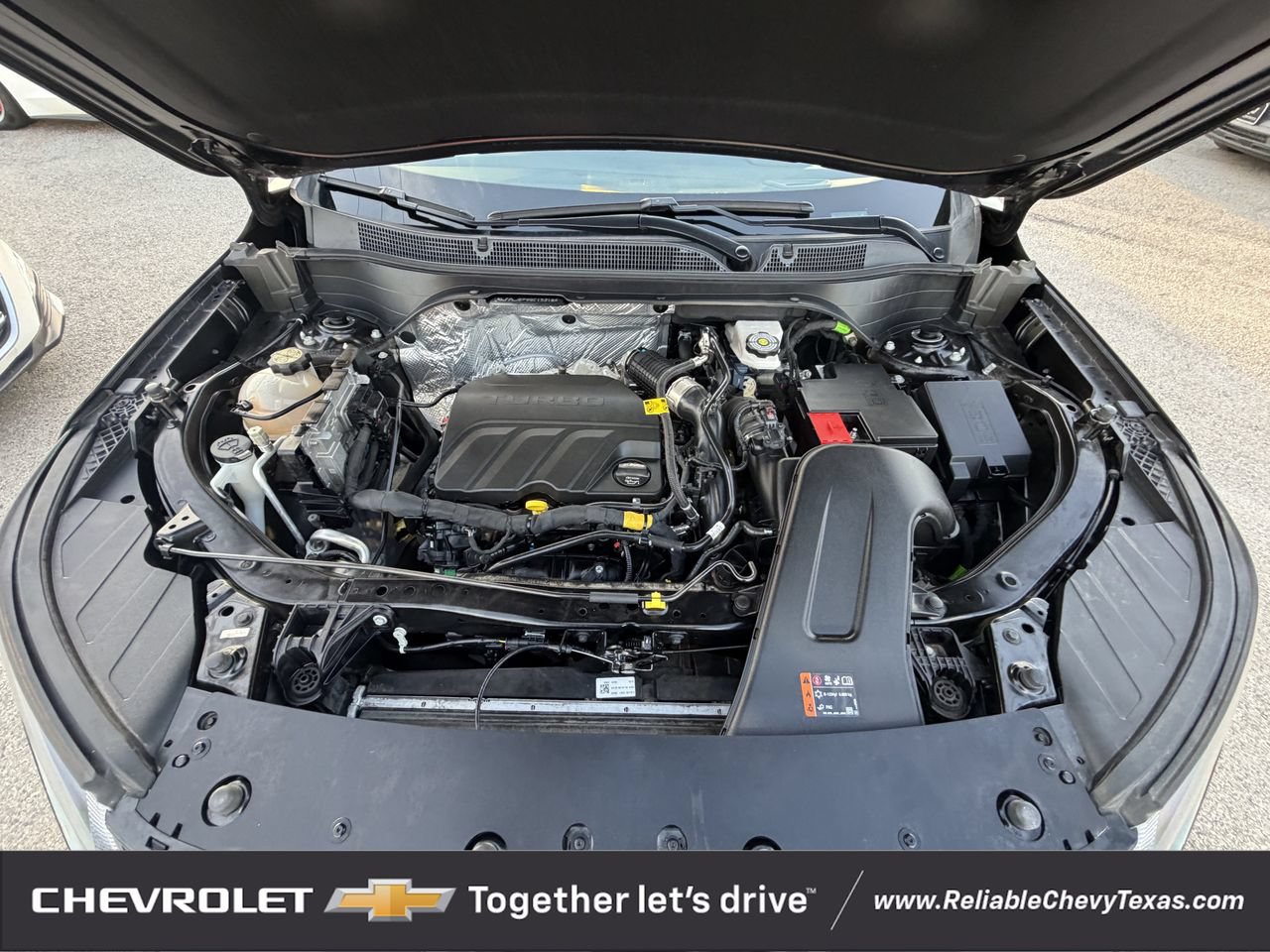 Used 2025 Chevrolet Trax RS w/ Sunroof Package FWD image 32