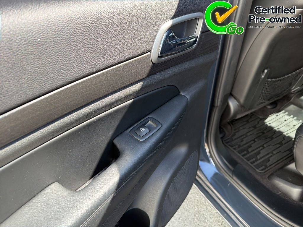 Used 2018 Jeep Grand Cherokee Altitude RWD image 44