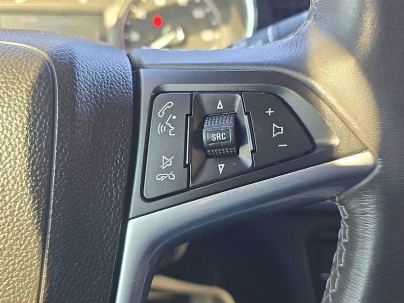 Used 2020 Buick Encore Preferred AWD/4WD image 21