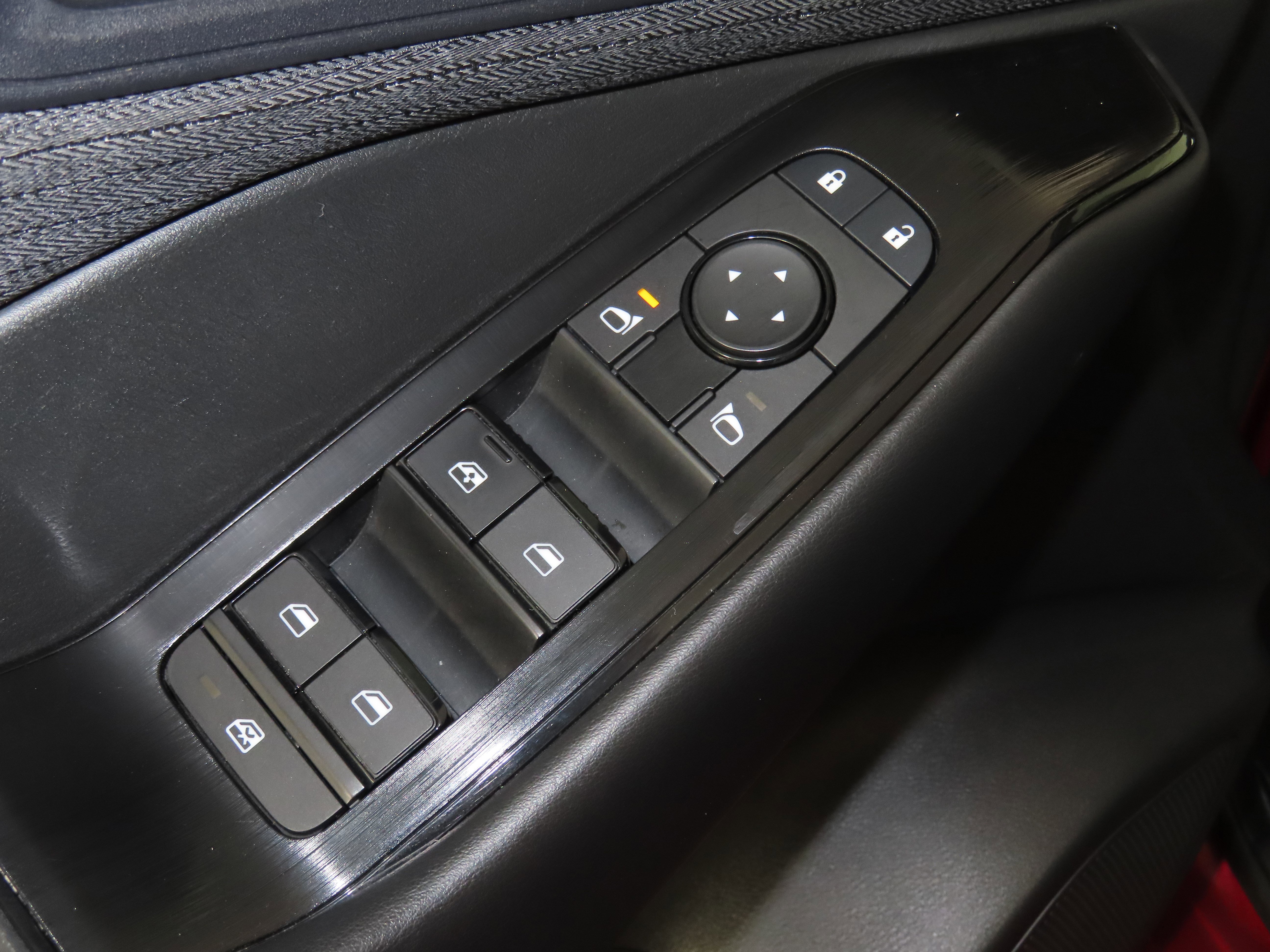 Certified 2023 Nissan Rogue S image 37