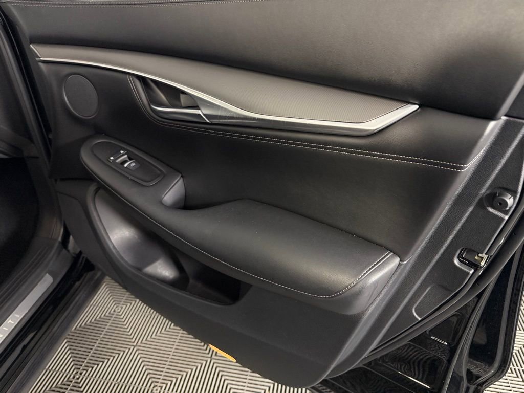 Used 2023 INFINITI QX55 Luxe w/ Cargo Package image 31