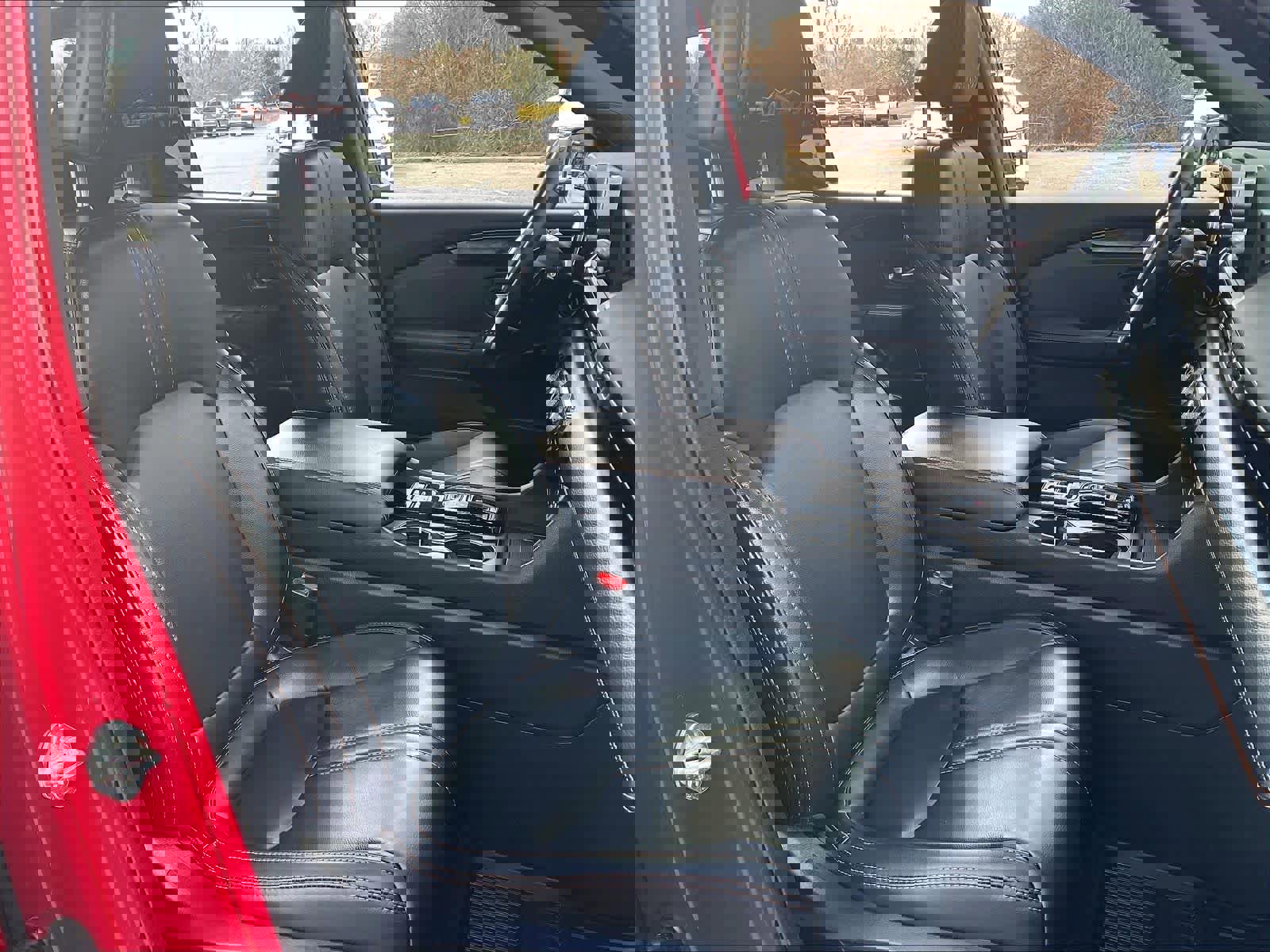 Used 2025 Honda Pilot TrailSport image 11