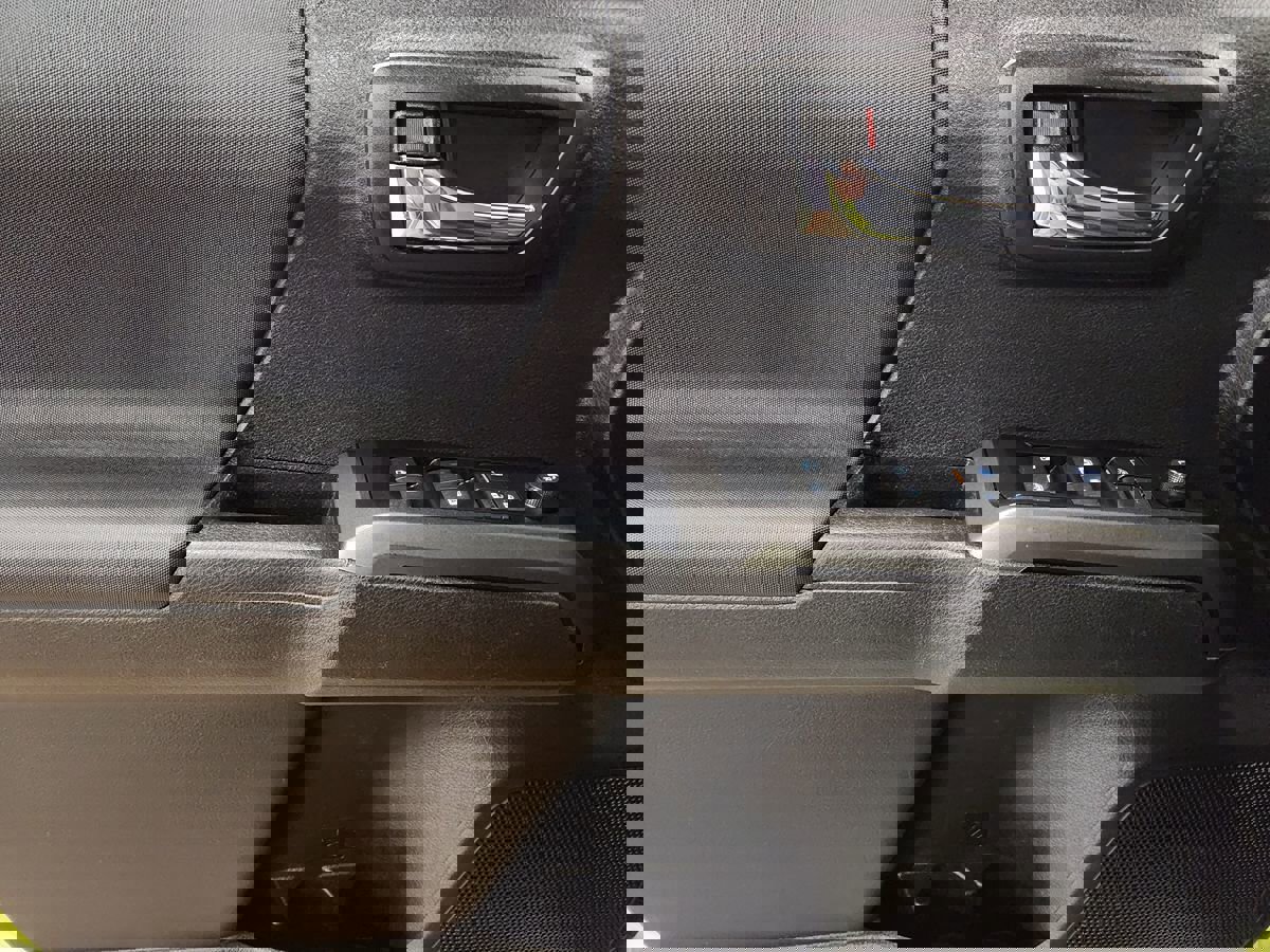 Used 2023 Toyota Tacoma TRD Off-Road image 42