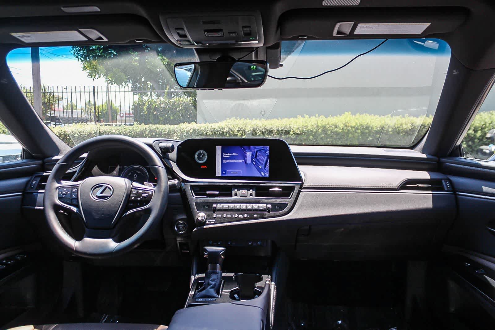 Used 2025 Lexus ES 300h w/ Premium Package FWD image 16