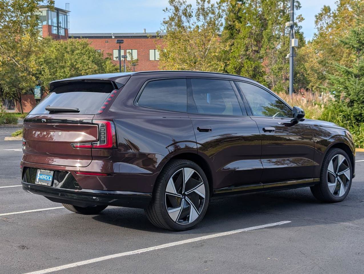 Used 2025 Volvo EX90 Ultra AWD/4WD image 7