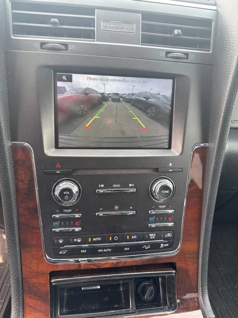 Used 2015 Lincoln Navigator 4WD image 12