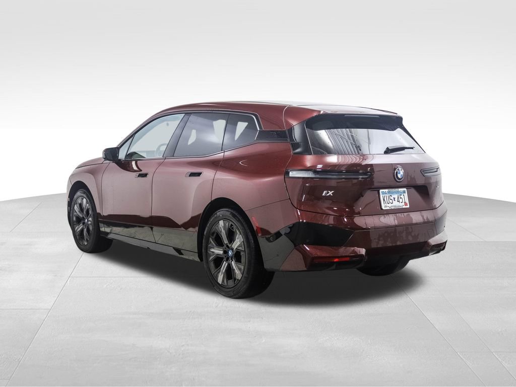 Used 2024 BMW iX xDrive50 w/ Sport Package image 3