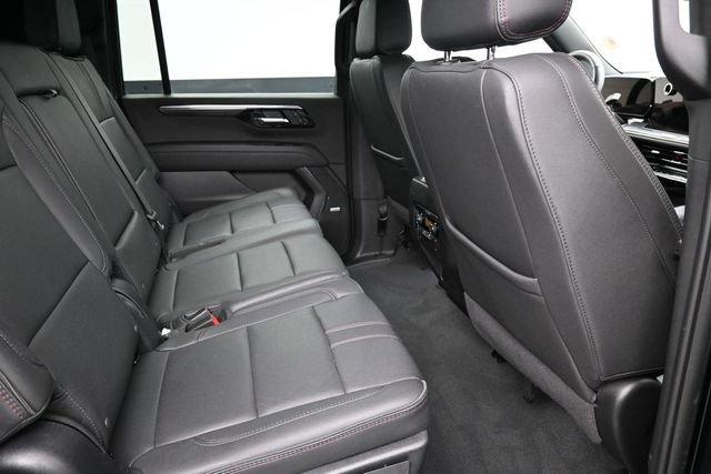 Used 2025 Chevrolet Suburban RST w/ Comfort Package AWD/4WD image 17