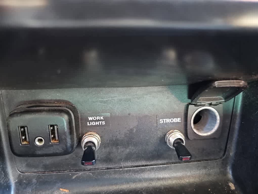 Used 2020 Chevrolet Colorado LT w/ Safety Package RWD image 18