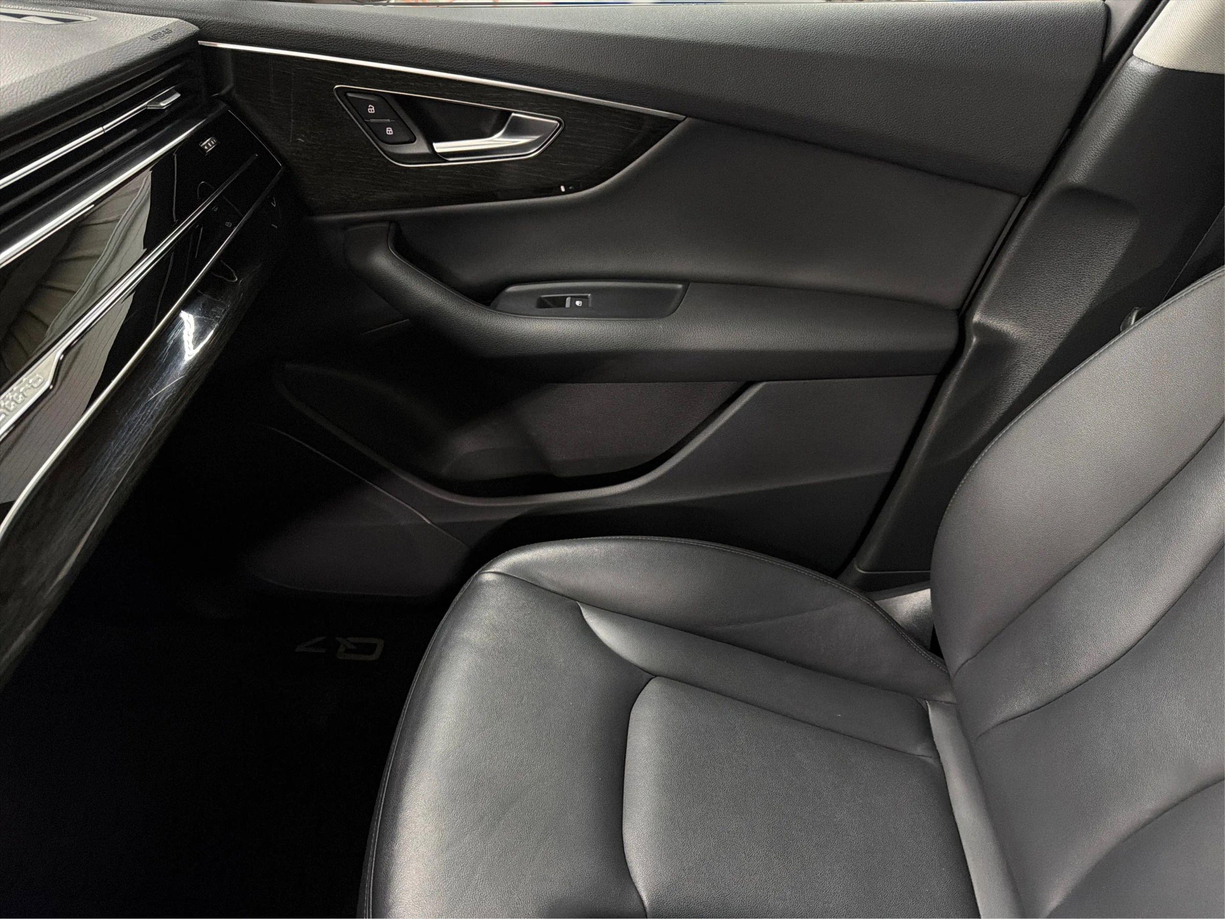 Used 2022 Audi Q7 3.0T Premium image 46