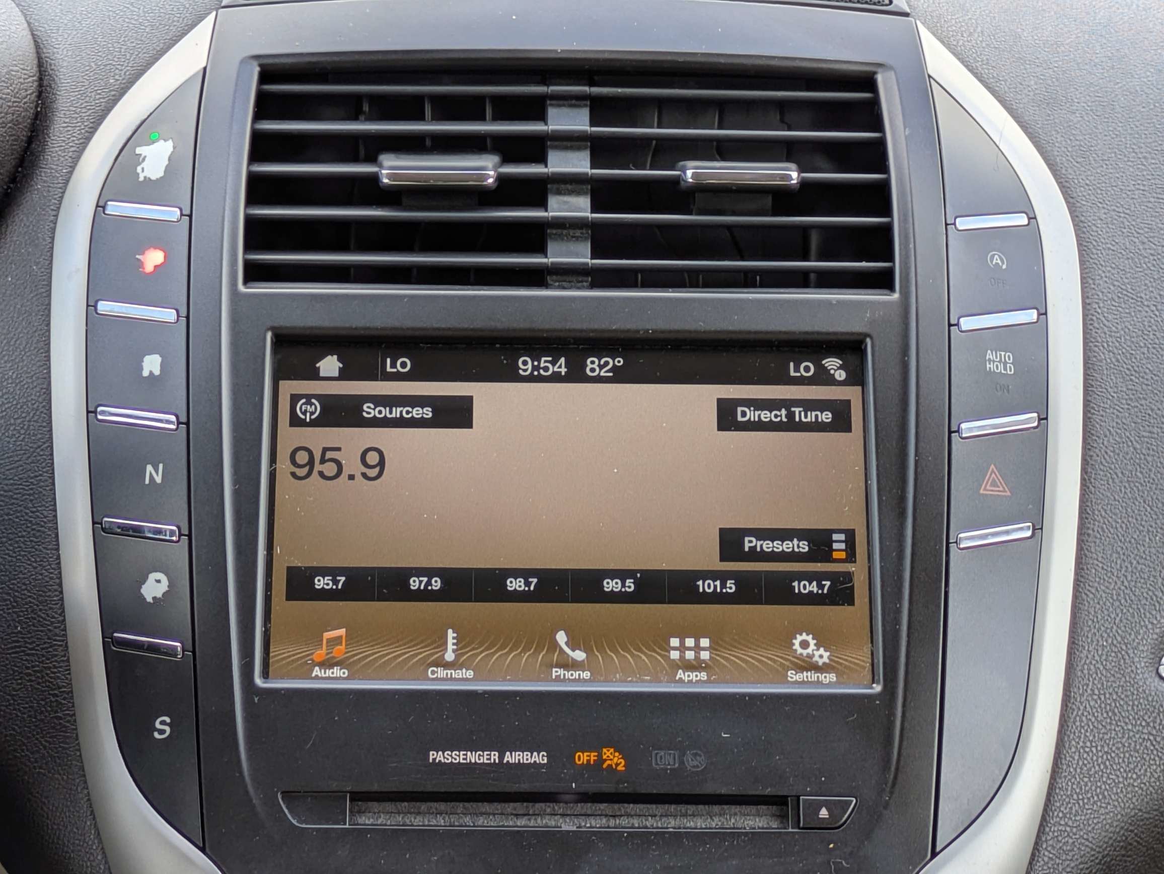 Used 2017 Lincoln MKC Premiere FWD image 18