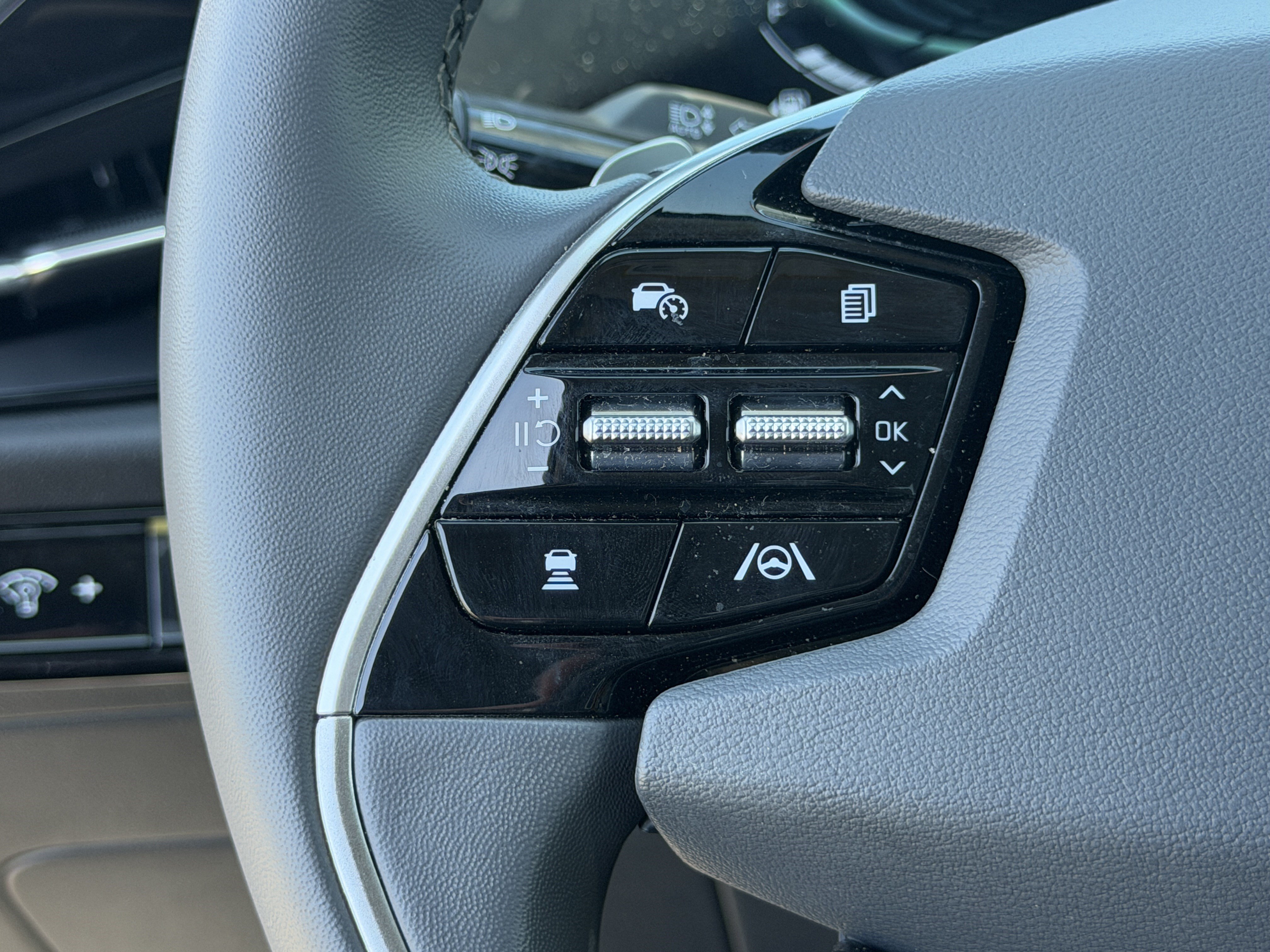 Certified 2025 Kia Niro EX FWD image 19