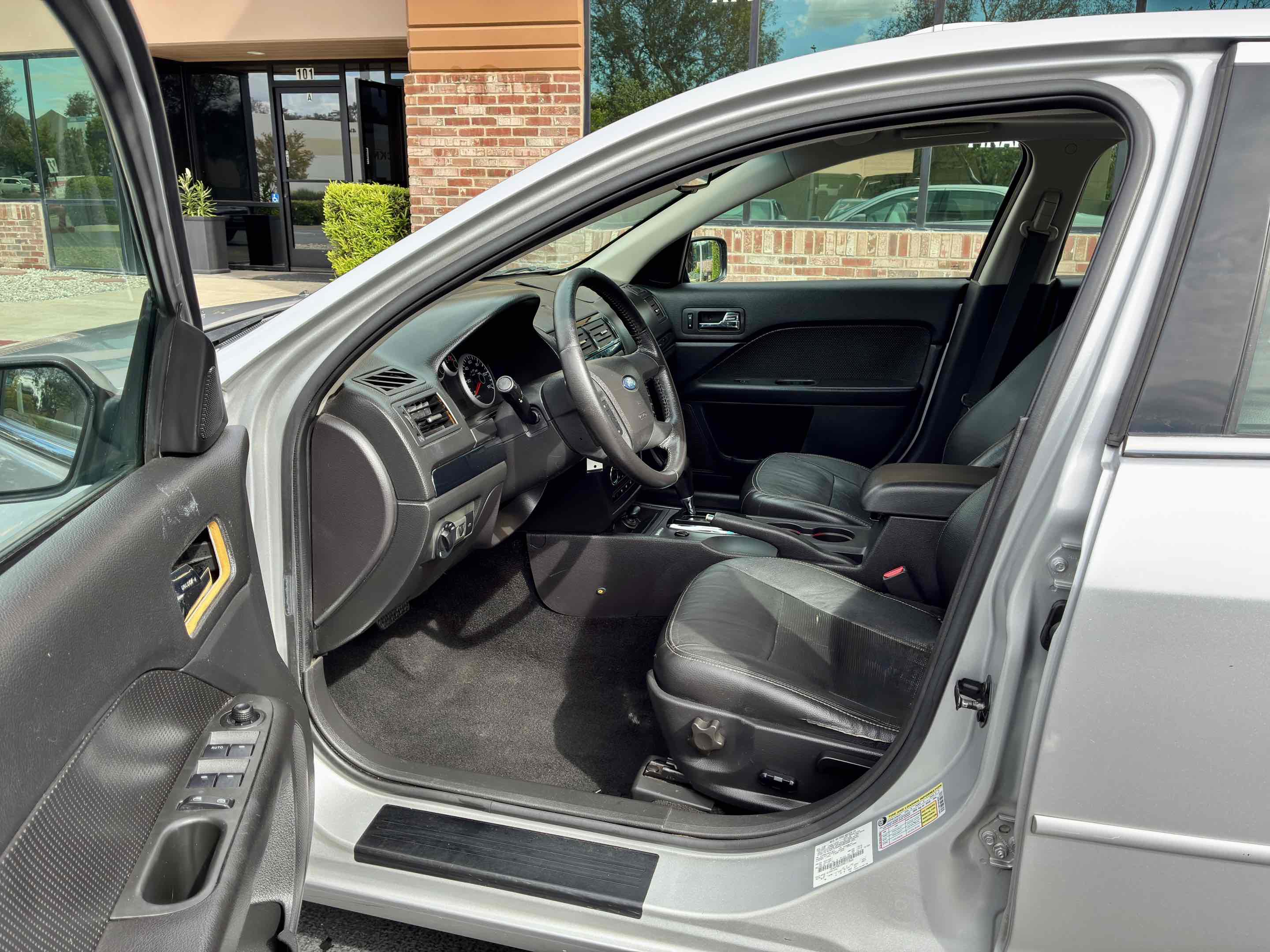 Used 2009 Ford Fusion SEL FWD image 24