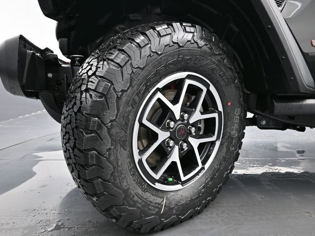 New 2025 Jeep Wrangler Unlimited Rubicon w/ Technology Group image 19