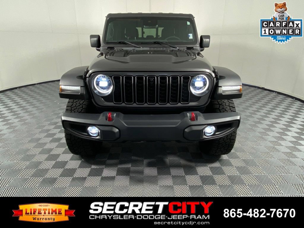Used 2024 Jeep Gladiator Rubicon w/ Technology Group AWD/4WD image 2
