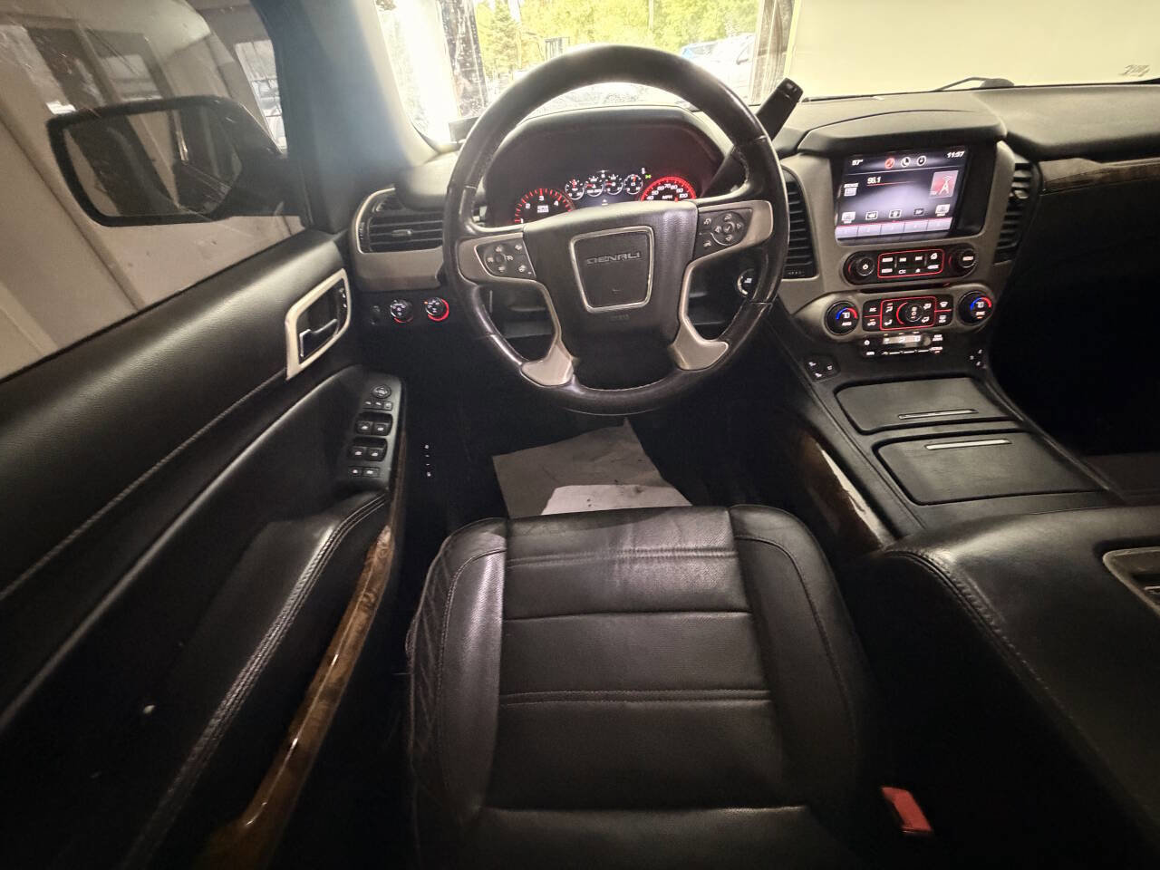 Used 2015 GMC Yukon XL Denali AWD/4WD image 16