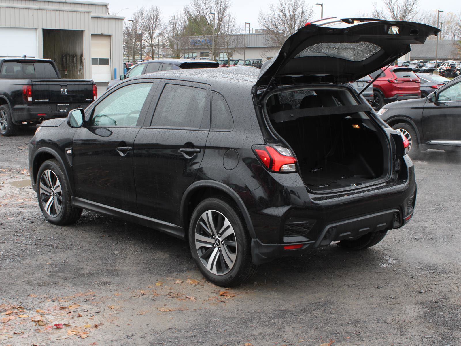 Used 2023 Mitsubishi Outlander Sport ES image 7
