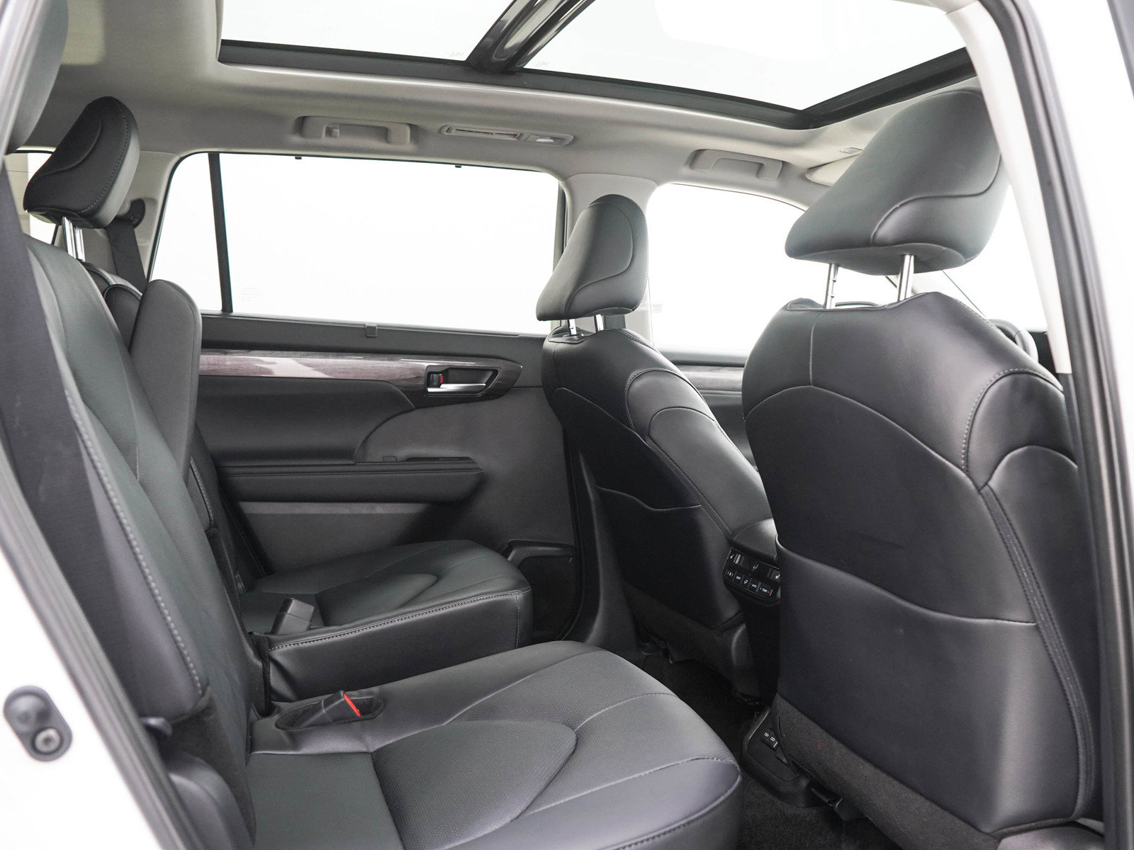 Used 2024 Toyota Highlander Platinum AWD/4WD image 14