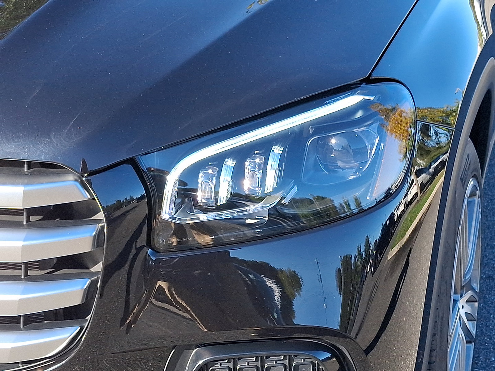 Certified 2025 Mercedes-Benz GLS 450 4MATIC image 9