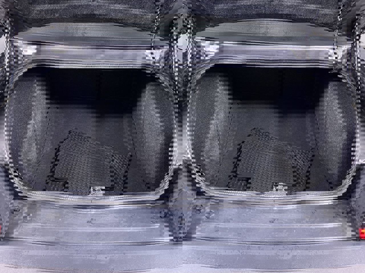 Used 2017 Dodge Challenger SXT w/ Cold Weather Group image 13