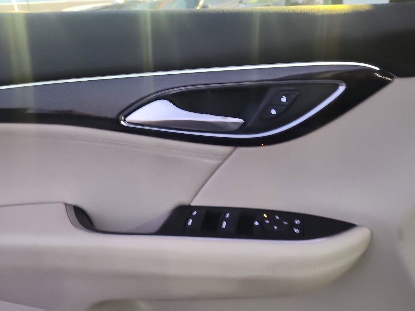 Used 2021 Buick Envision Preferred image 11