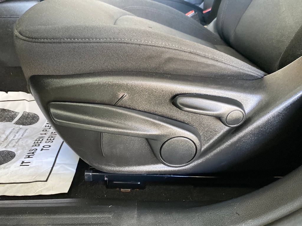 Used 2017 Jeep Renegade Latitude FWD image 14