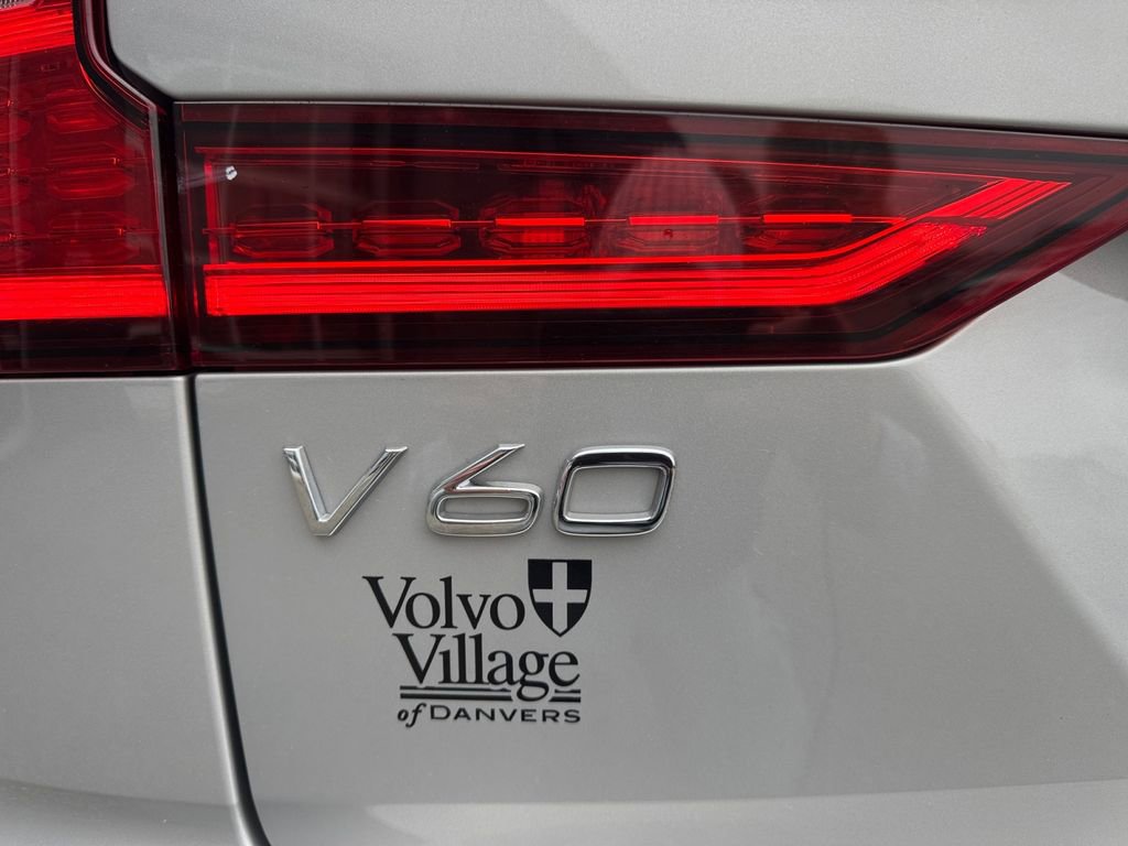 Certified 2025 Volvo V60 B5 Cross Country Plus AWD/4WD image 10