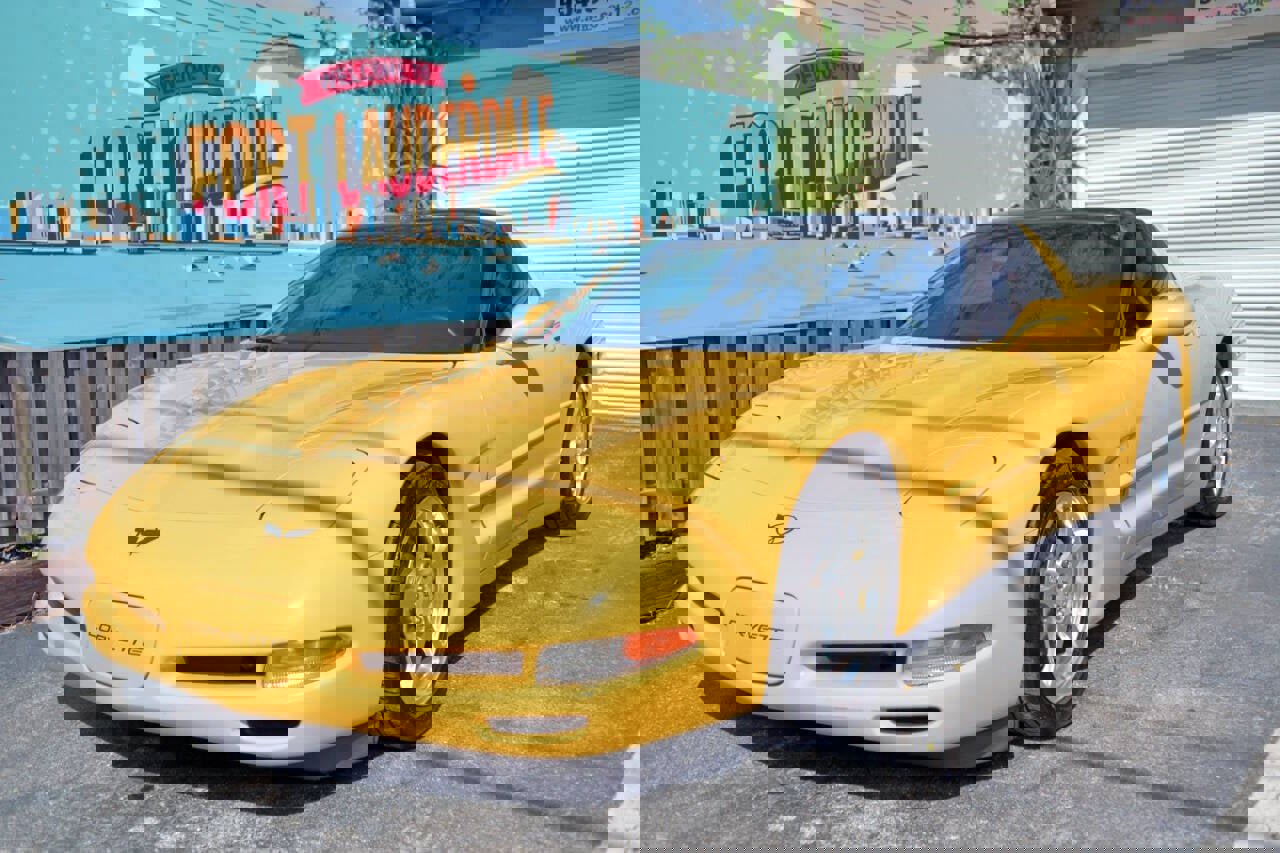 Used 2003 Chevrolet Corvette Coupe w/ Preferred Equipment Group image 3