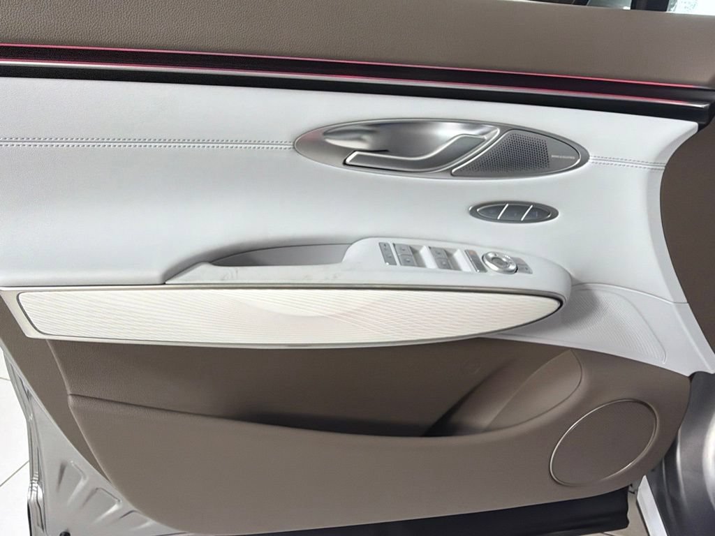 New 2027 Genesis GV70 2.5T Advanced AWD/4WD image 12