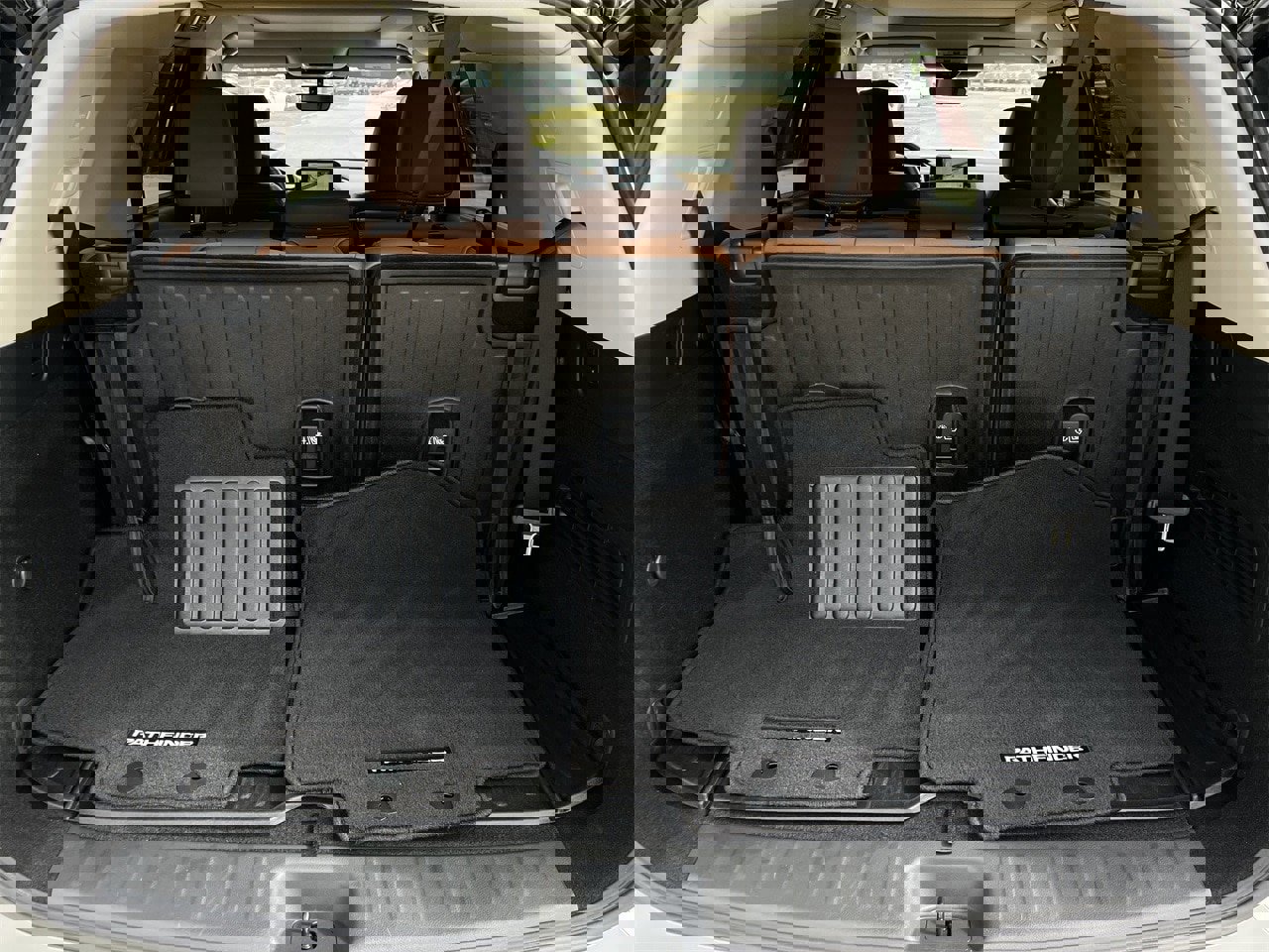 Certified 2024 Nissan Pathfinder Platinum w/ Cargo Package image 29