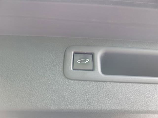 Used 2023 Toyota Highlander L image 15
