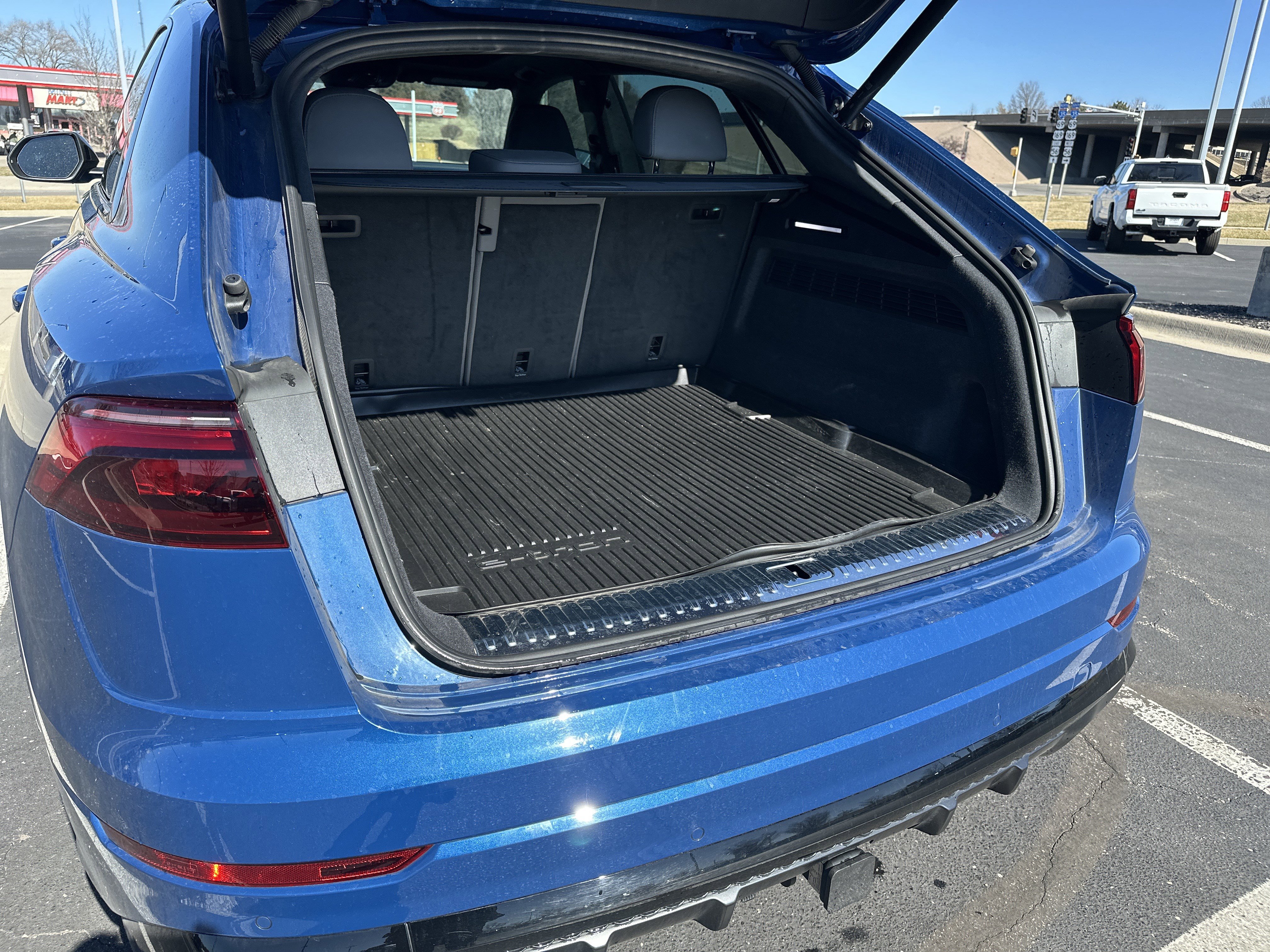 Used 2024 Audi SQ8 Prestige w/ Prestige Package image 31