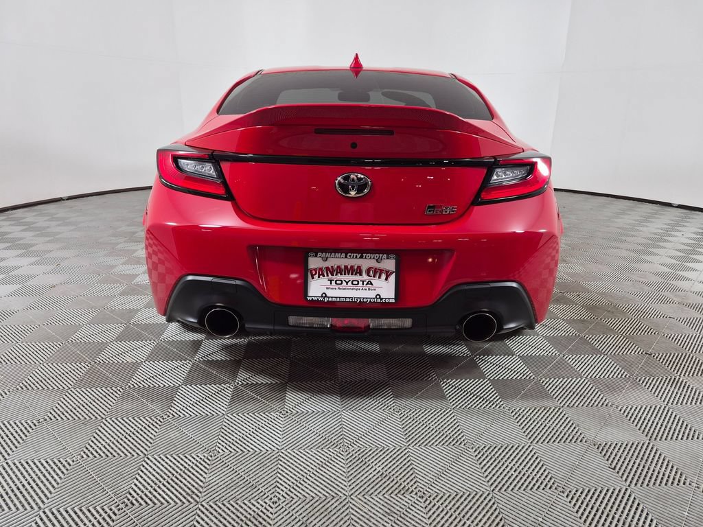 Used 2023 Toyota GR86 RWD image 4