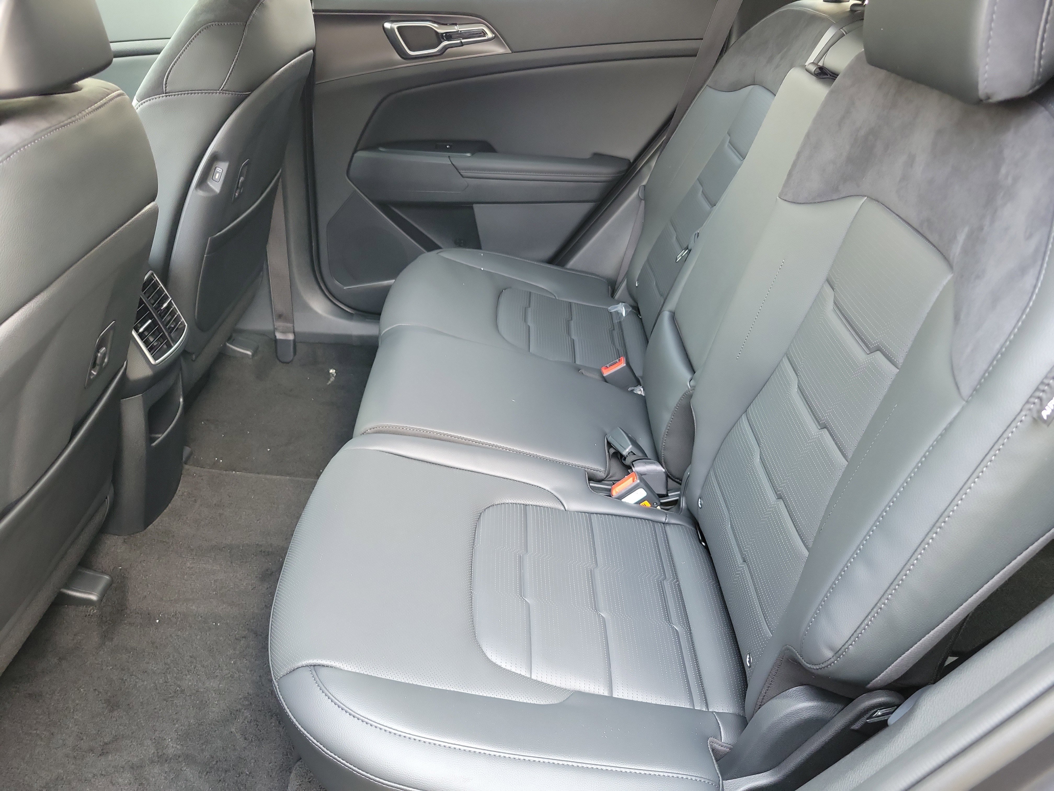 New 2026 Kia Sportage SX image 6