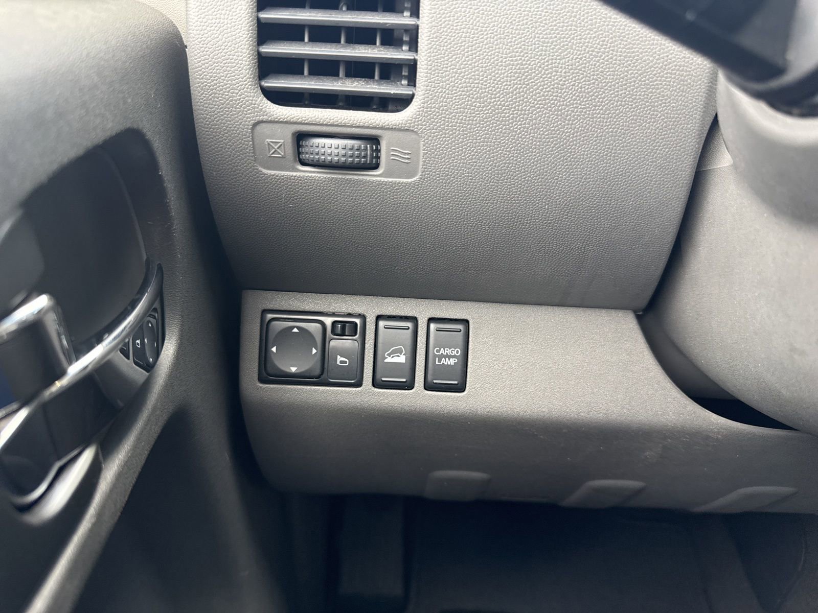 Used 2019 Nissan Frontier SV image 34