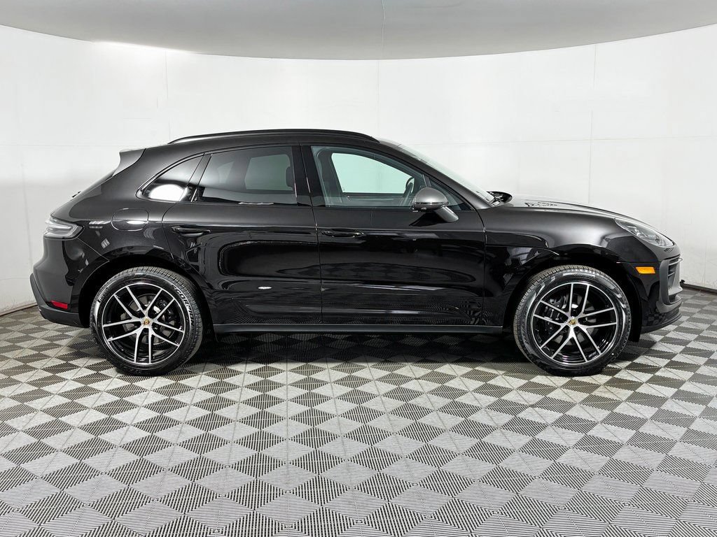 Used 2026 Porsche Macan Turbo AWD/4WD image 8