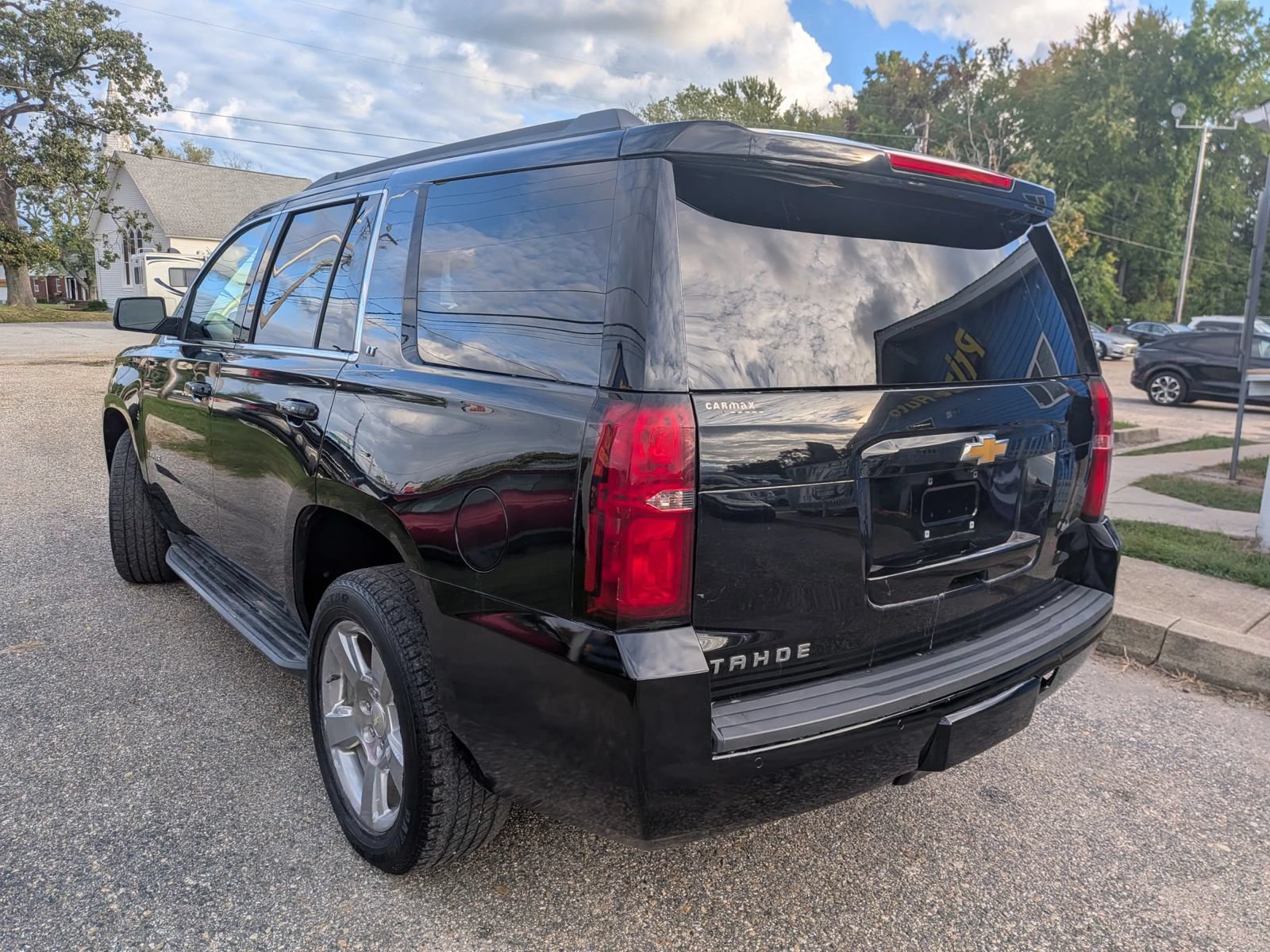 Used 2017 Chevrolet Tahoe LT AWD/4WD image 3