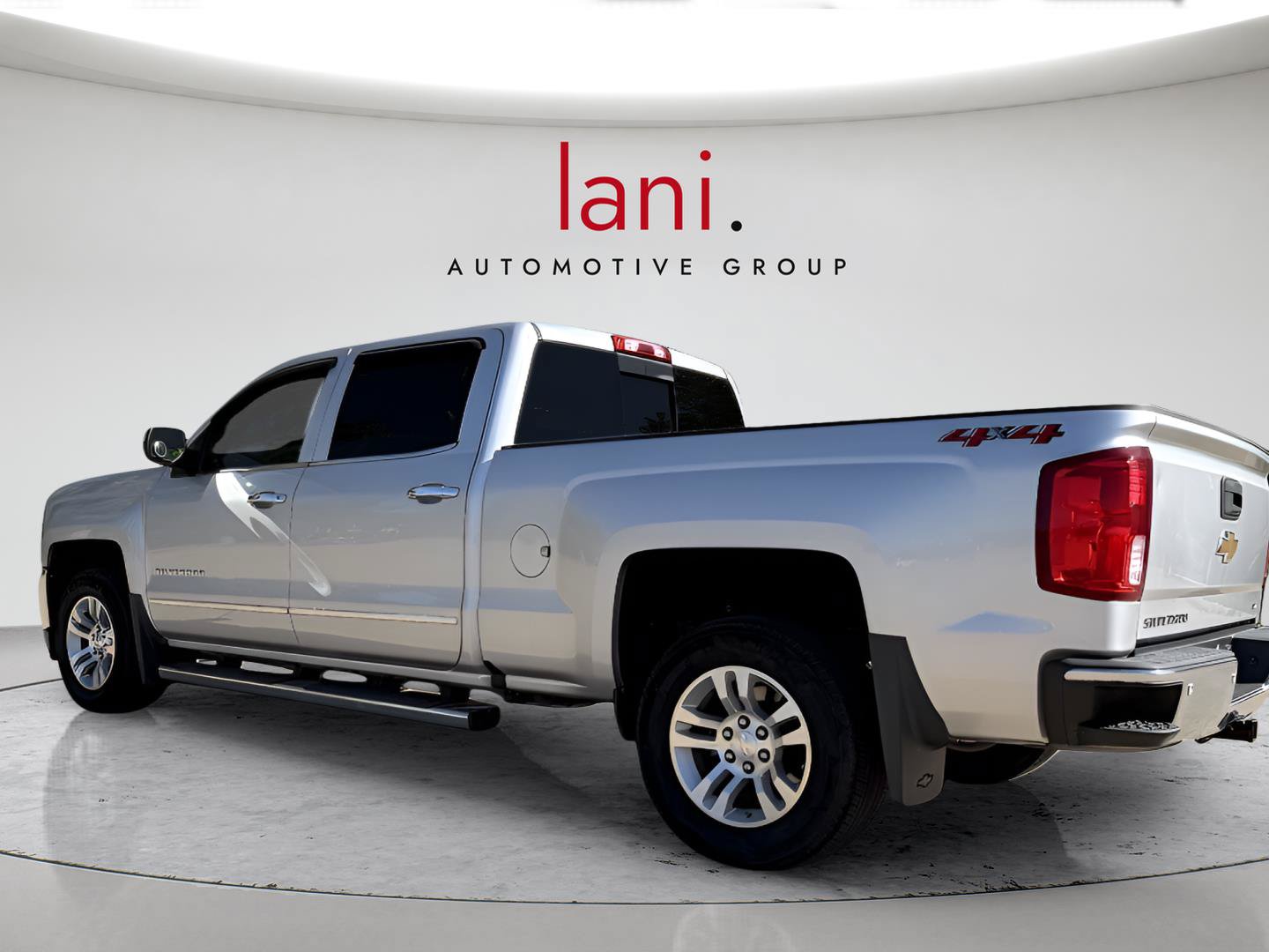 Used 2018 Chevrolet Silverado 1500 LTZ w/ LTZ Plus Package AWD/4WD image 38