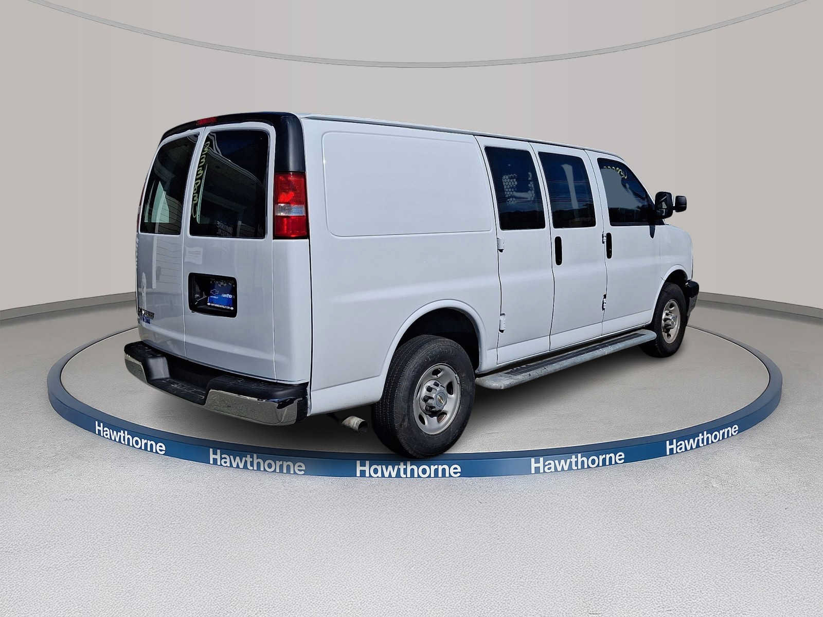 Used 2025 Chevrolet Express 2500 w/ Driver Convenience Package RWD image 6