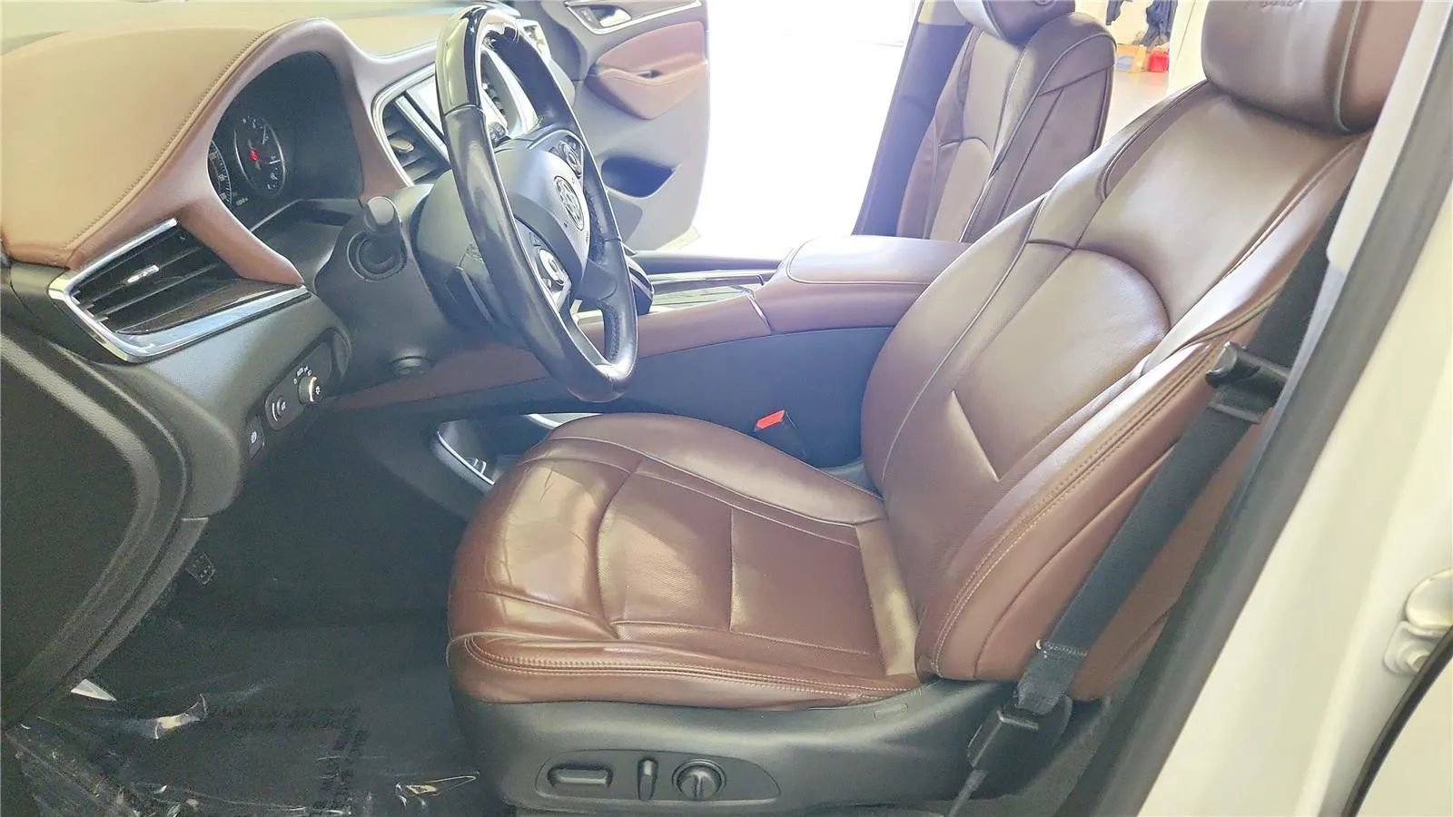 Used 2018 Buick Enclave Avenir w/ Avenir Technology Package image 23