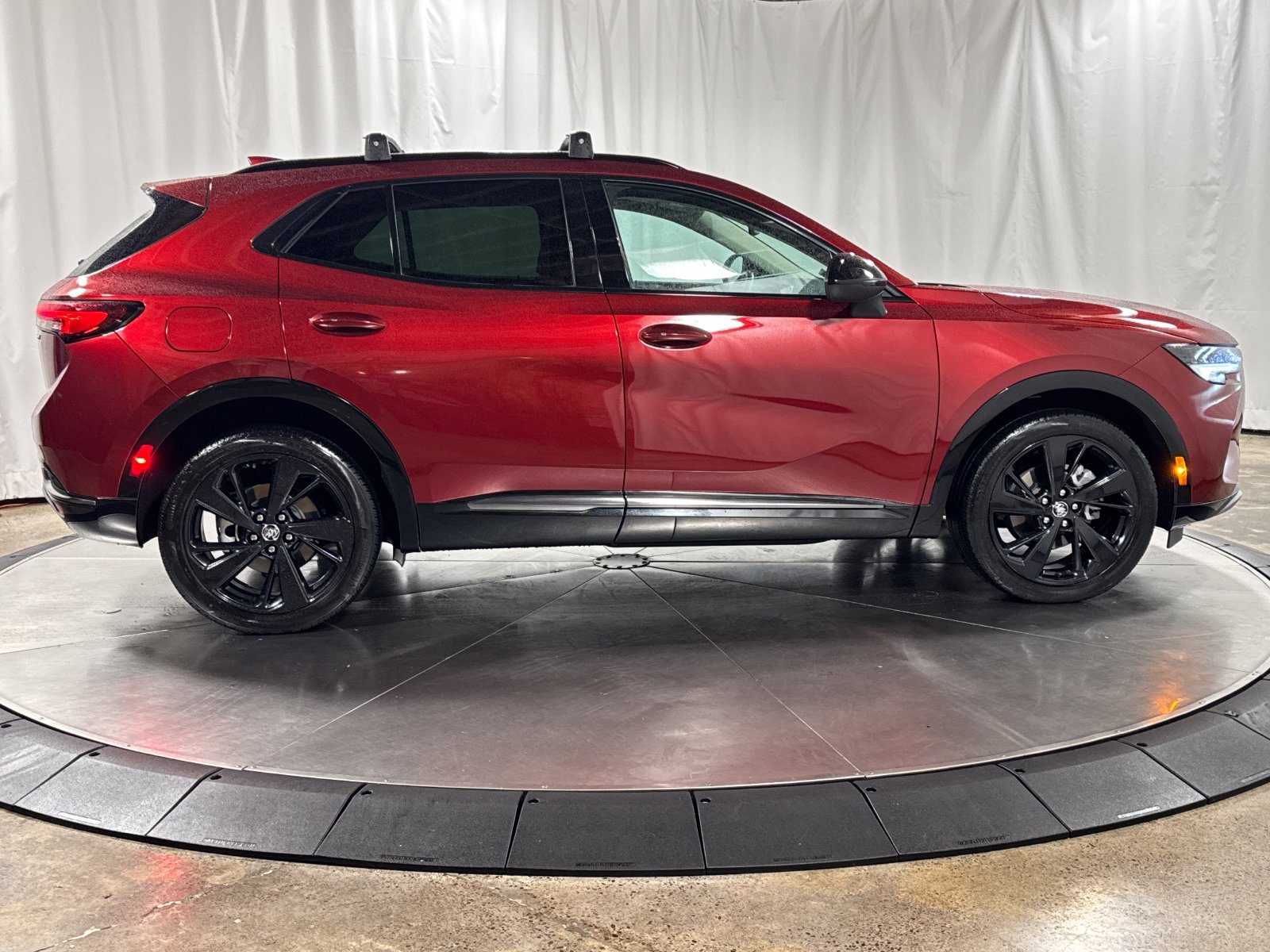 Used 2022 Buick Envision Essence w/ Sport Touring Package FWD image 6