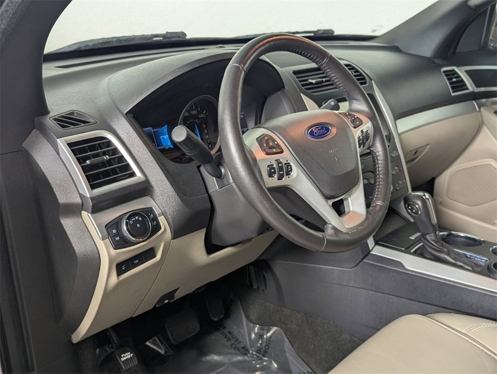 Used 2014 Ford Explorer XLT w/ Equipment Group 202A image 11