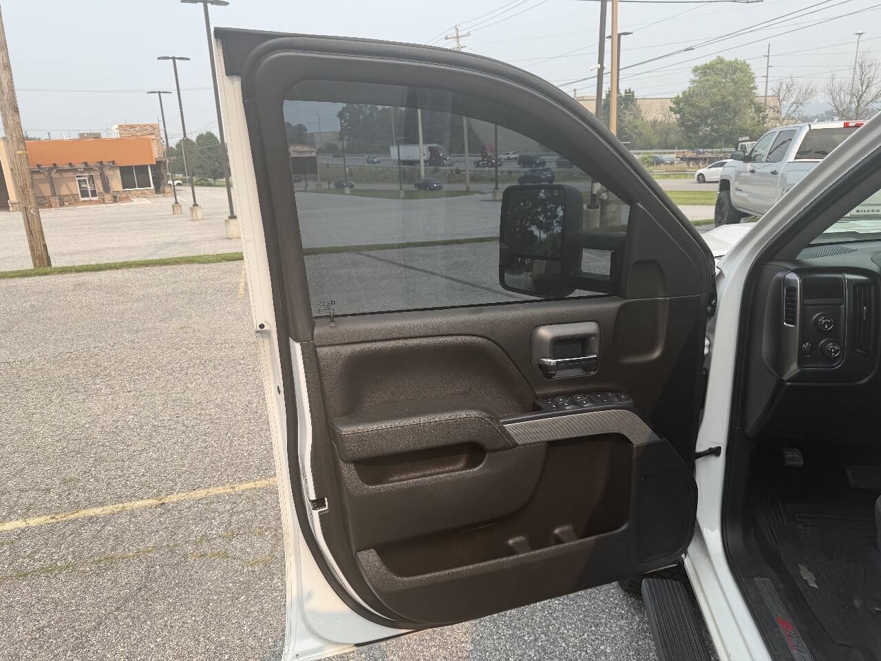 Used 2018 Chevrolet Silverado 1500 LT w/ LPO, Essentials Package AWD/4WD image 9