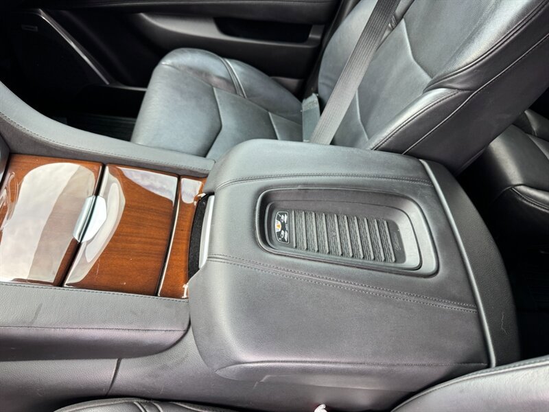 Used 2020 Cadillac Escalade ESV Premium Luxury image 29