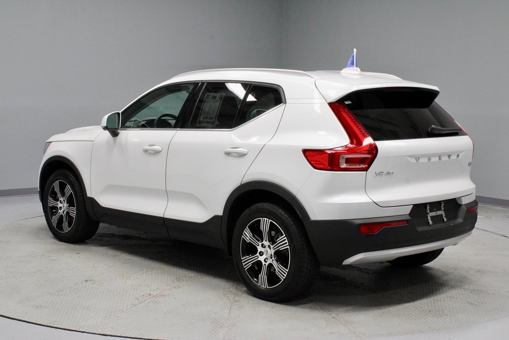 Used 2022 Volvo XC40 T5 Inscription image 11