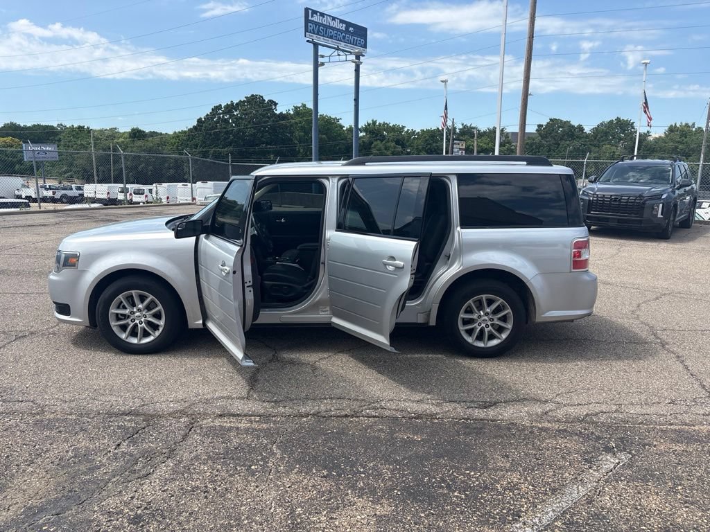 Used 2019 Ford Flex SE FWD image 4