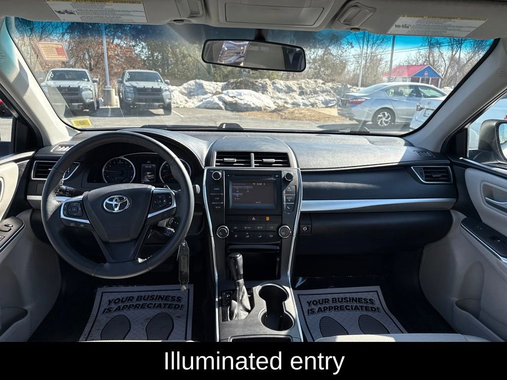 Used 2017 Toyota Camry SE image 14